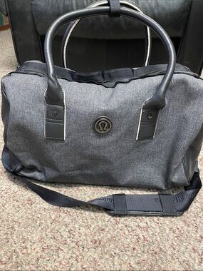 lululemon athletica take time to om Gray and Black fitness Duffel Bag